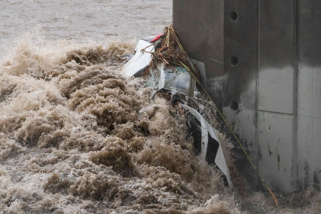 Powerful storm drenches Southern California with heavy rain