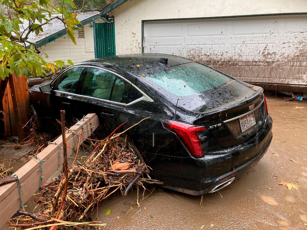 Powerful storm drenches Southern California with heavy rain
