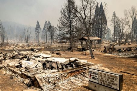 https://s7d2.scene7.com/is/image/TWCNews/California_Wildfires_28483?hei=300