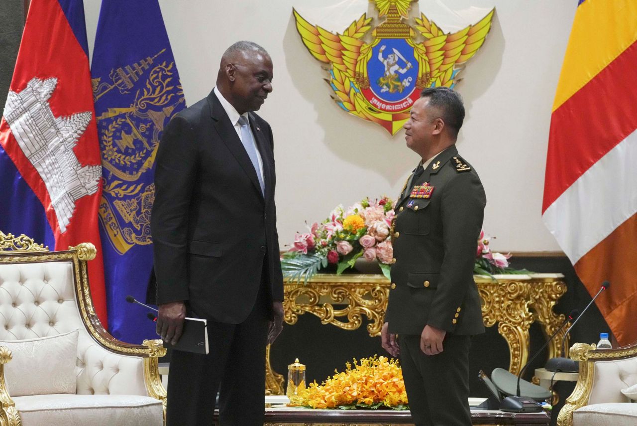 US defense secretary meets Cambodia's top officials to push for ...