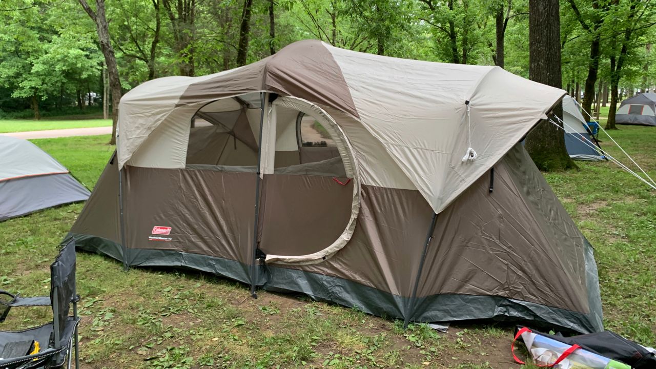 Camping tent