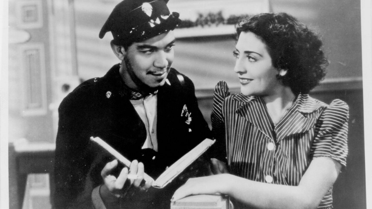 Cine Popular Mexicano. Cantinflas en 'El gendarme desconocido'.