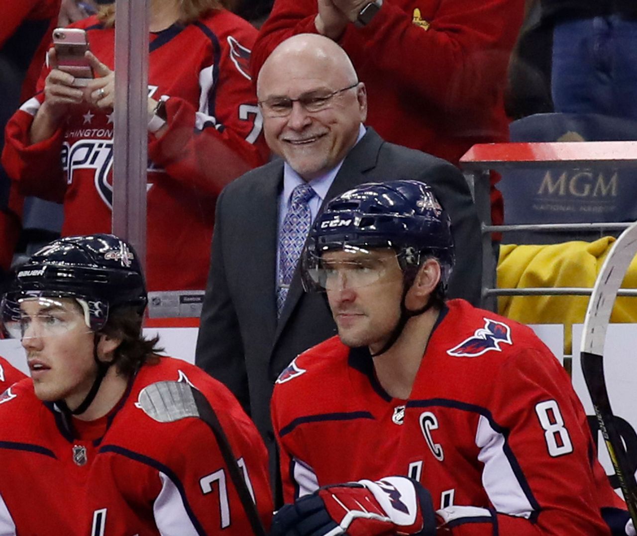 Trotz resigns as coach of Stanley Cupwinning Capitals