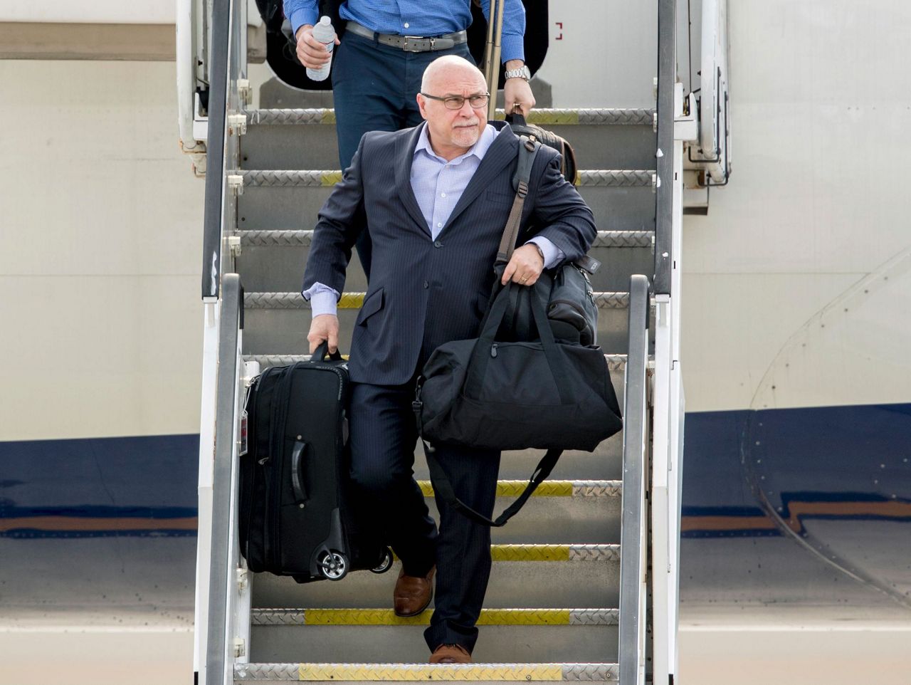 Trotz resigns as coach of Stanley Cupwinning Capitals