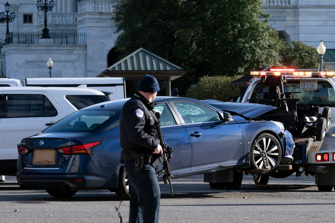 Man Rams Car Into 2 Capitol Police 1 Officer Driver Killed 7575