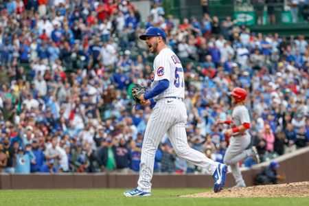 Swarmer, Schwindel shine as Cubs spoil Pujols' 3,000th game