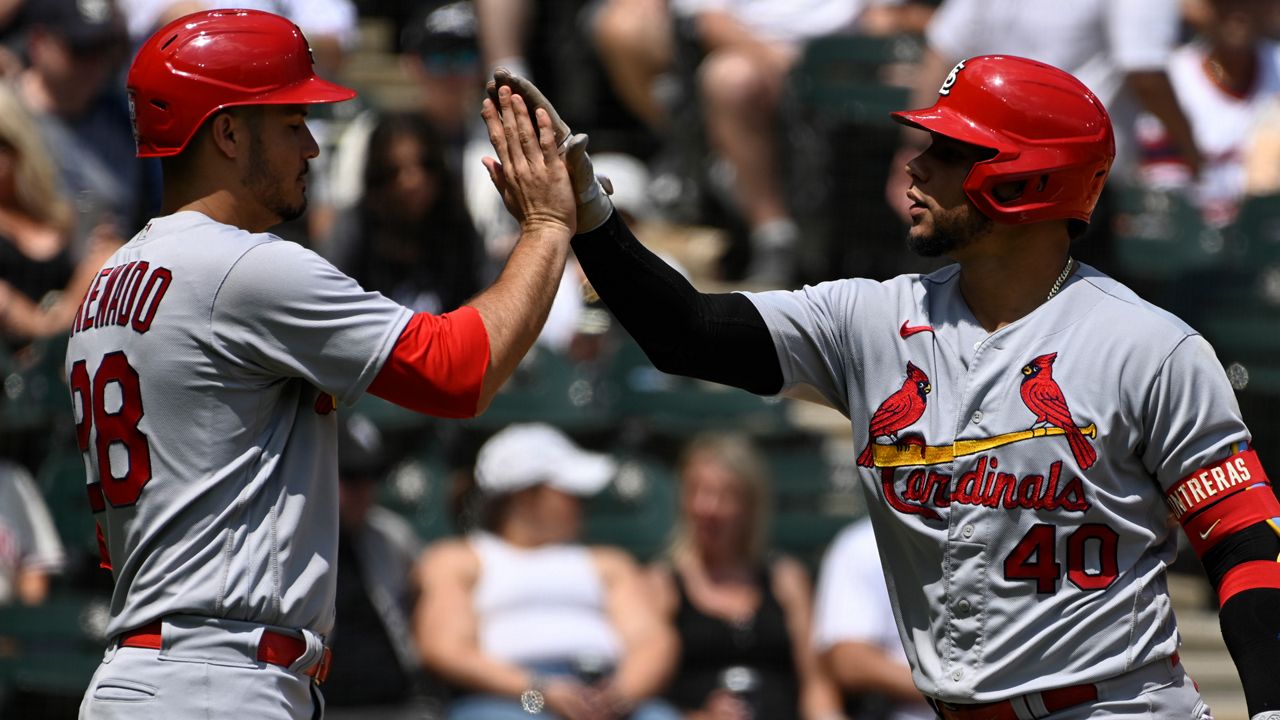 DeJong, Contreras lead Cards past White Sox in 10 innings