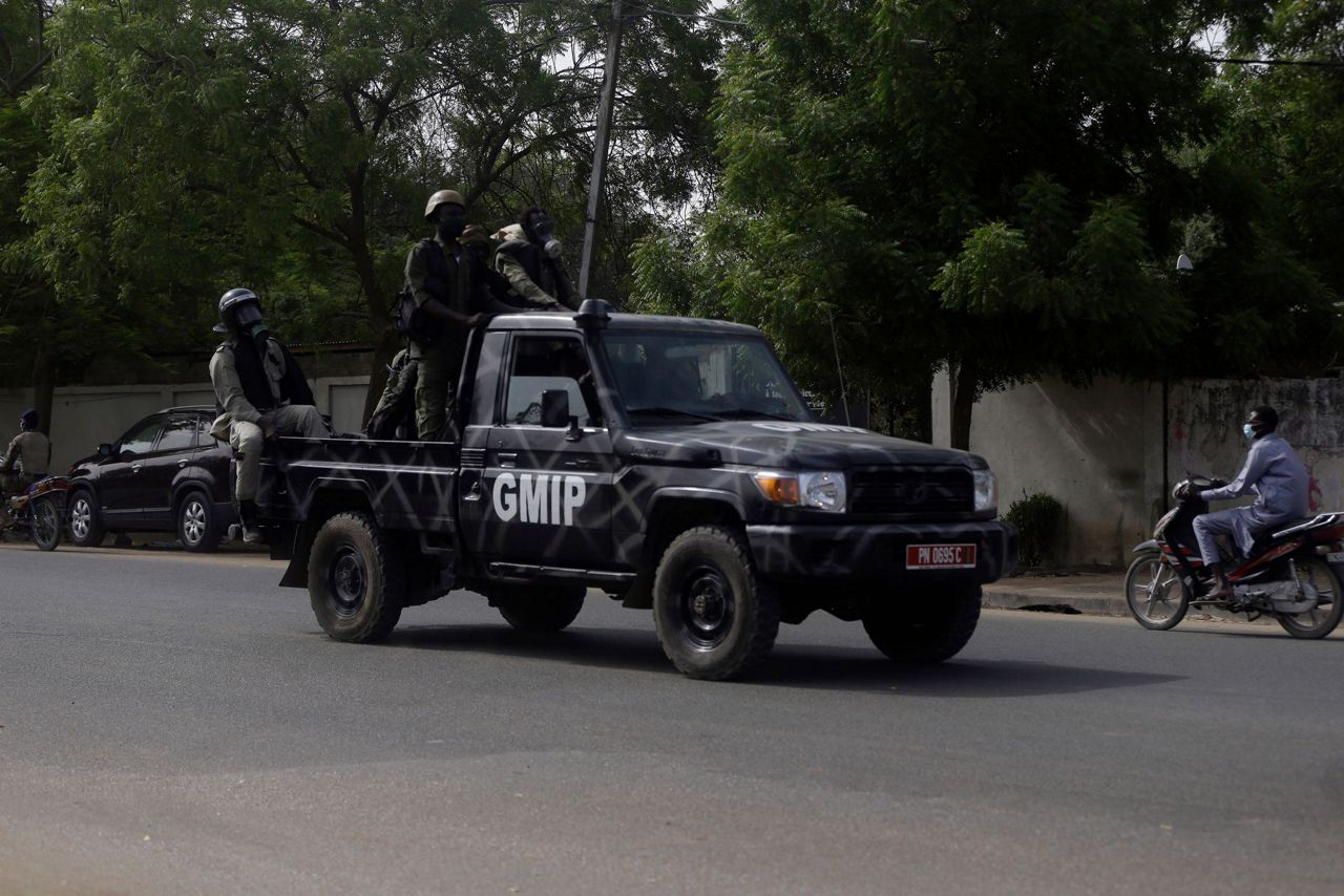Thousands demonstrate in Chad against military transition