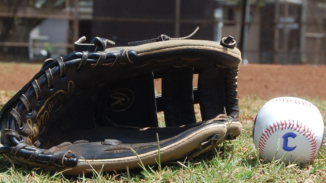 No. 5 Vanderbilt shows off its power to beat Hawaii to open baseball series