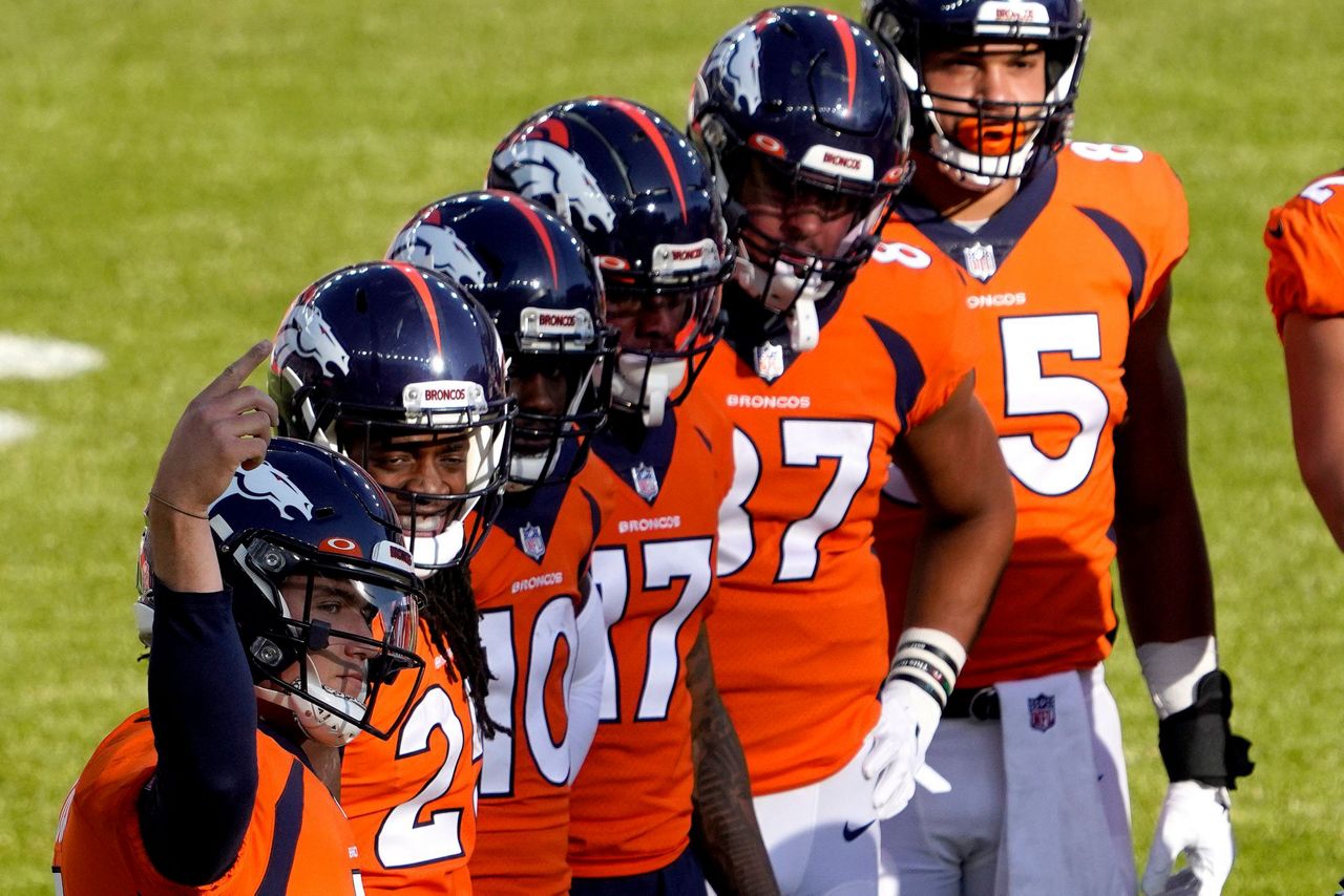Lock rallies Broncos to last-second 31-30 win over Chargers
