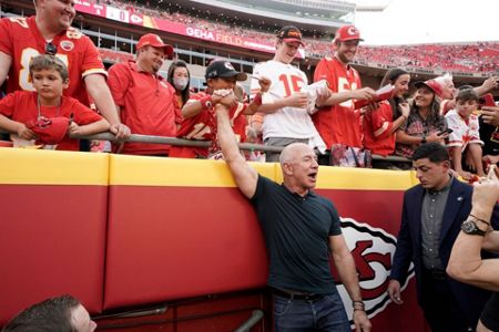 Jaylen Watson goes from Wendy's to pick-six hero as Chiefs beat Chargers, NFL