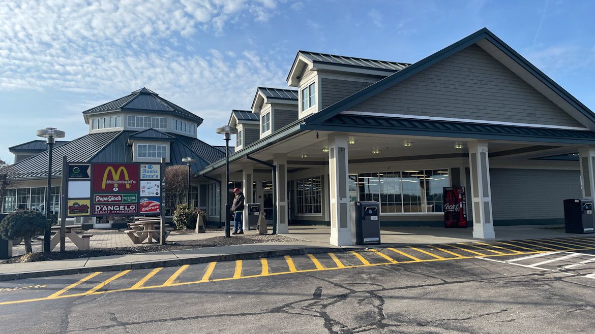 Charlton Plaza sees heavy traffic during holiday weekend