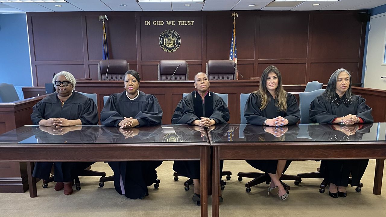 With 5 Women On Same Bench New York Judges Make History 5421