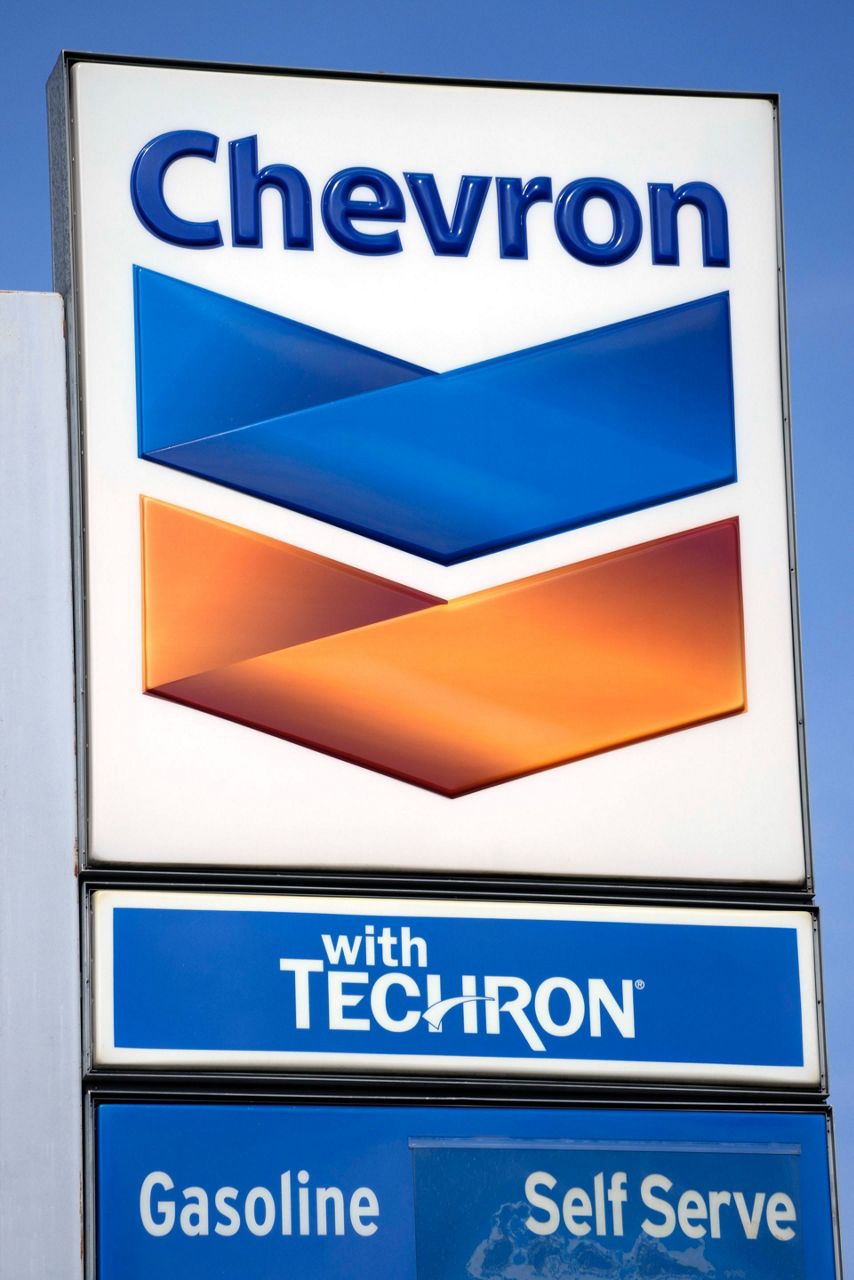 Chevron to buy Hess for $53 billion as the biggest US oil companies get ...