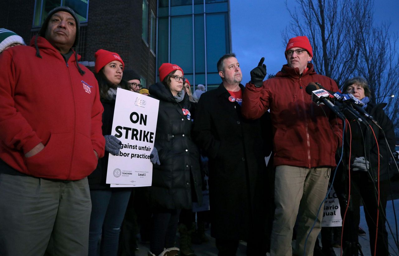 Union: Chicago teachers stage 1st US charter school strike