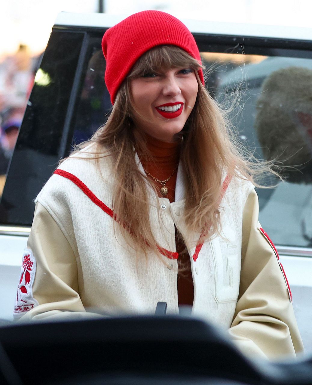 Taylor Swift's NFL playoff tour takes her to Buffalo for Chiefs game