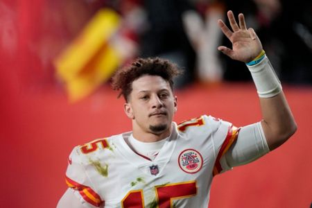 Bolton's fumble return sparks Chiefs' 28-24 win over Broncos