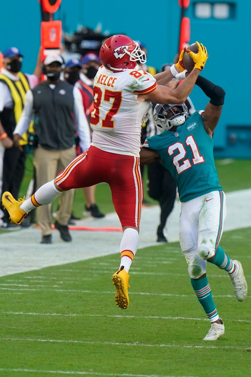 Chiefs TE Kelce rewriting record book during special season