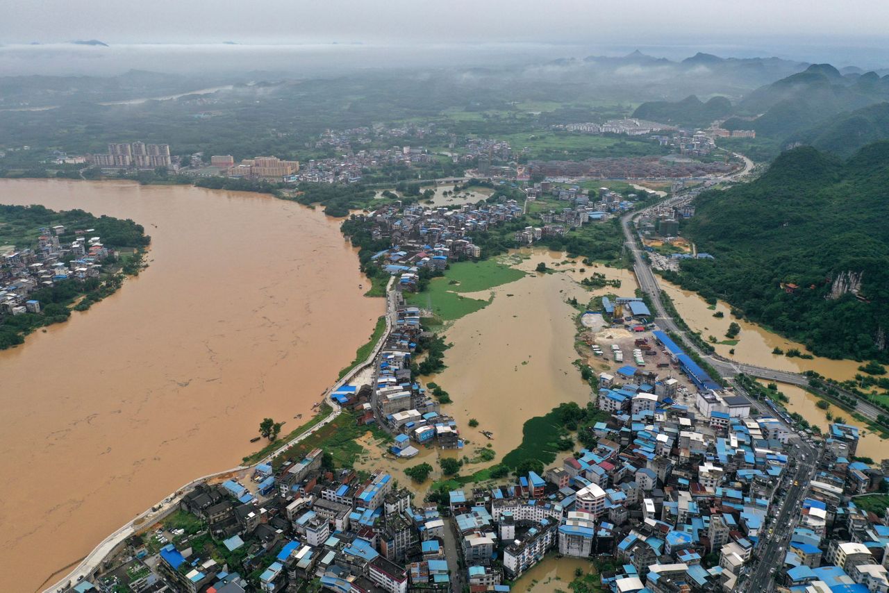 10 killed, 3 missing in central China flooding