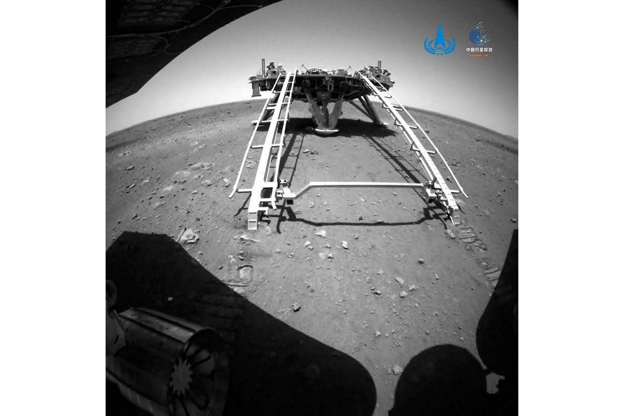 China's Mars rover touches ground on red planet