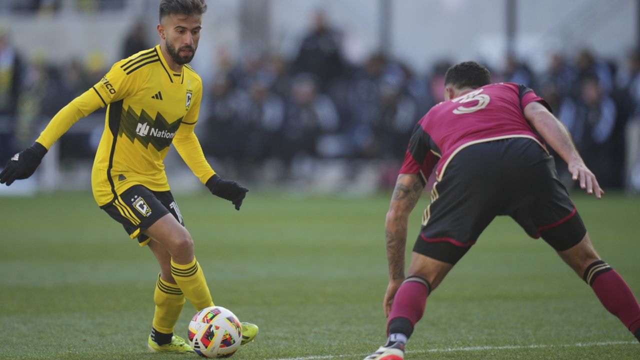 Columbus Crew's forward Diego Rossi dribbles the ball against the Atlanta United during an MLS soccer match, Saturday, Feb. 24, 2024, in Columbus, Ohio. (AP Photo/Aaron Doster)