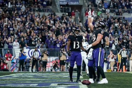 Jackson leads Ravens to OT win over Colts - The Sumter Item