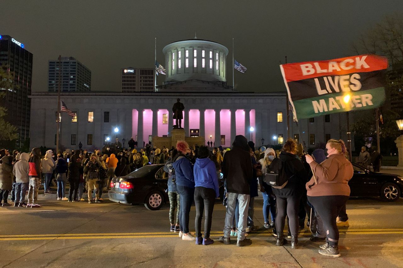 Columbus police fatally shoots Black teen swinging knife