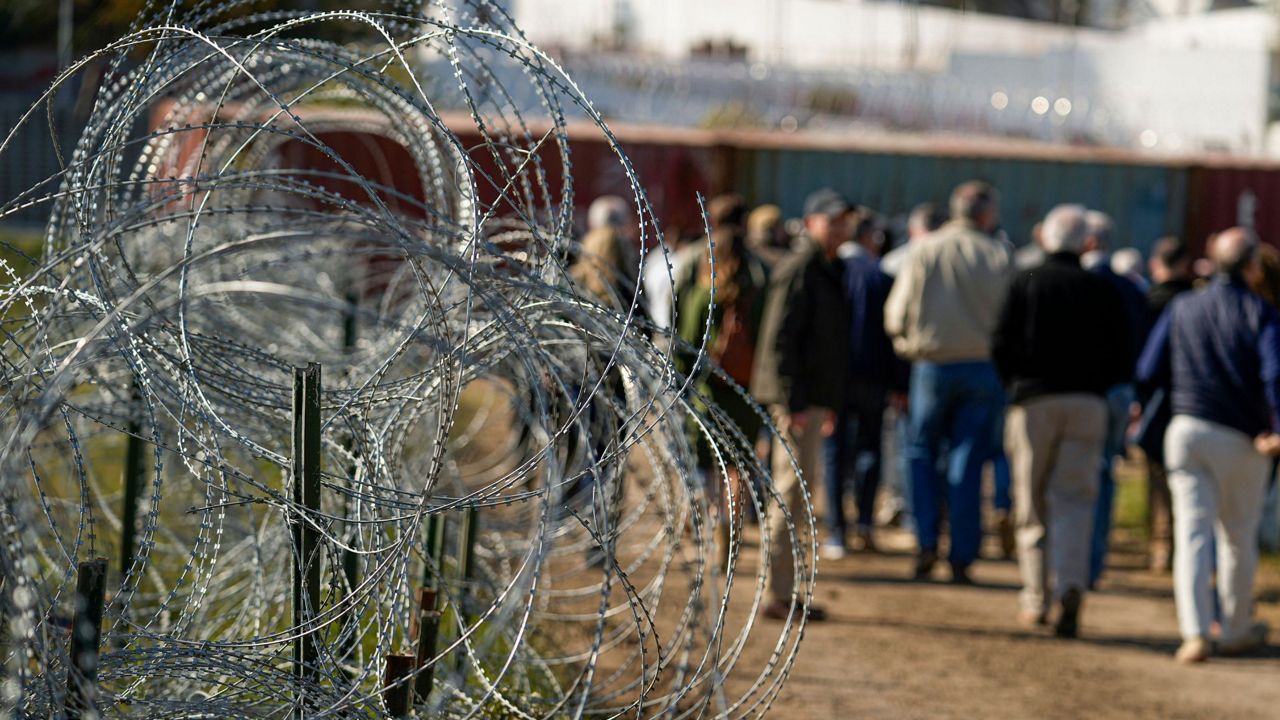 Convoy heads to Texas supporting state s border policies