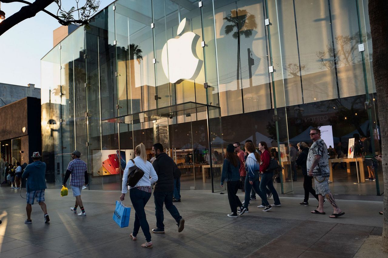 US Consumer Confidence Hits Lowest Level Since September 17