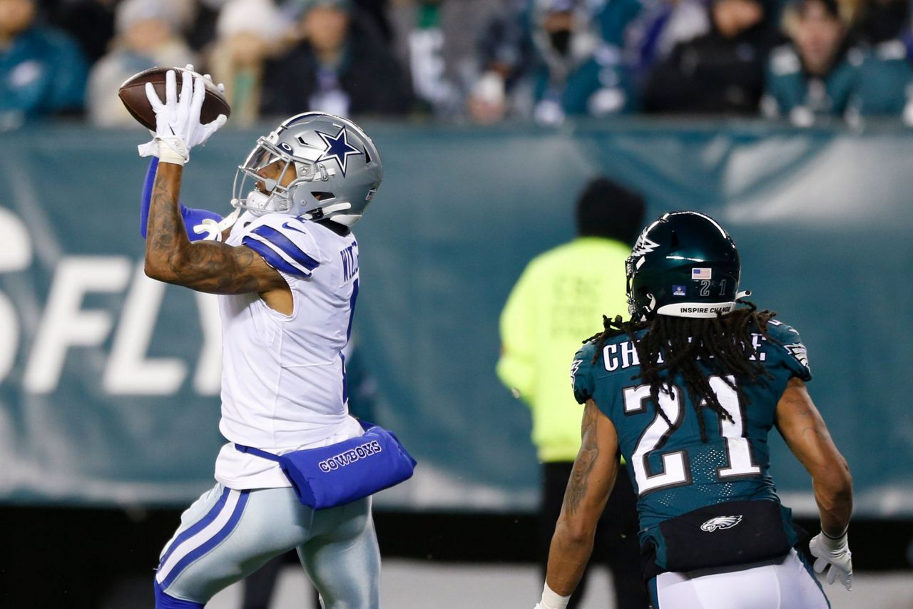 Prescott throws 5 TD passes in Cowboys' romp over Eagles.