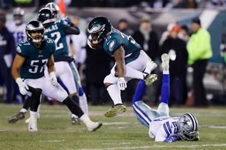 Wentz, Eagles deny Dallas the NFC East title with 17-9 win