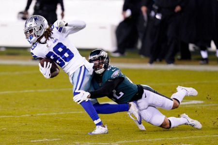 Eagles beat Cowboys 23-9 in sloppy battle for first place