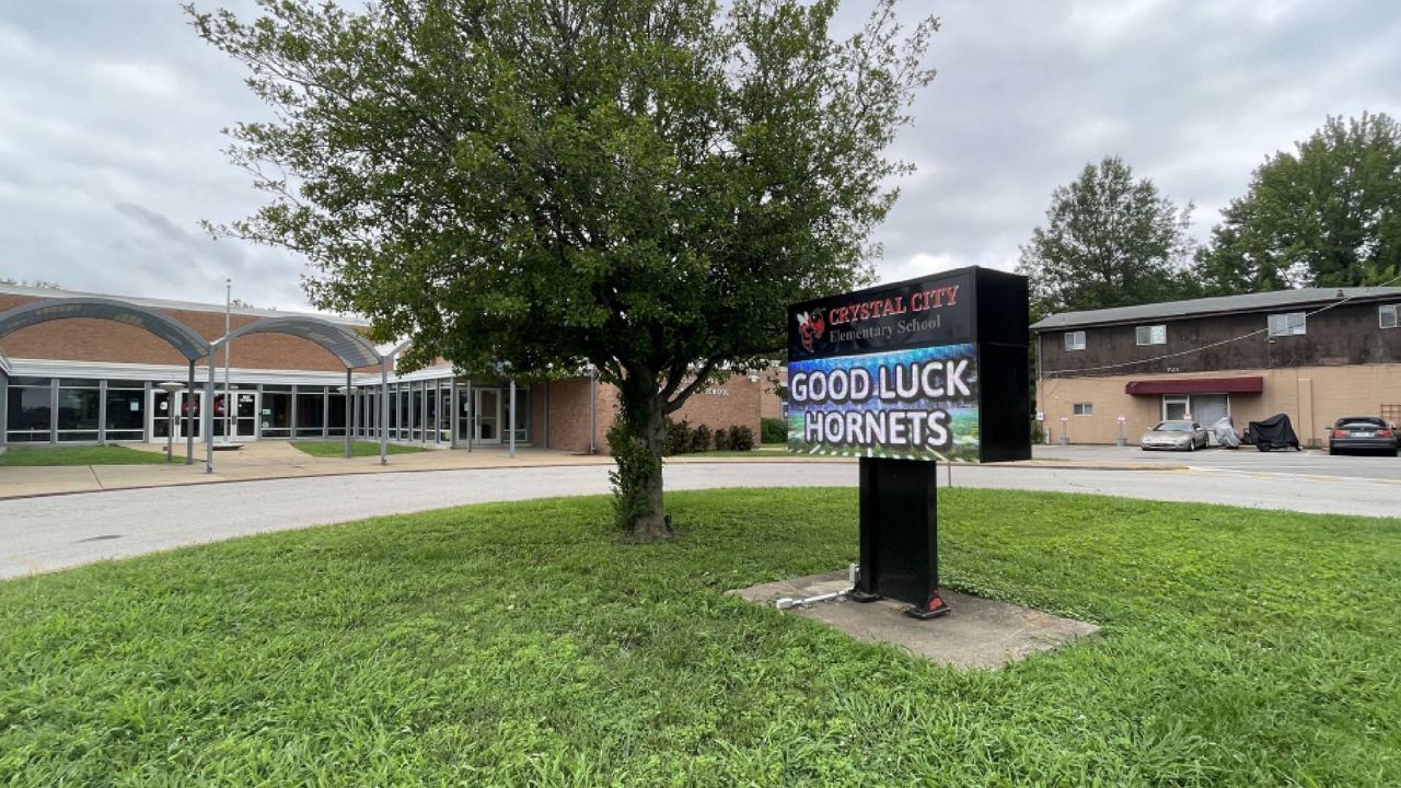 Crystal City (Mo.) Elementary School is one of two schools in the small Jefferson County school district, which serves roughly 500 students. (Spectrum News/Gregg Palermo)