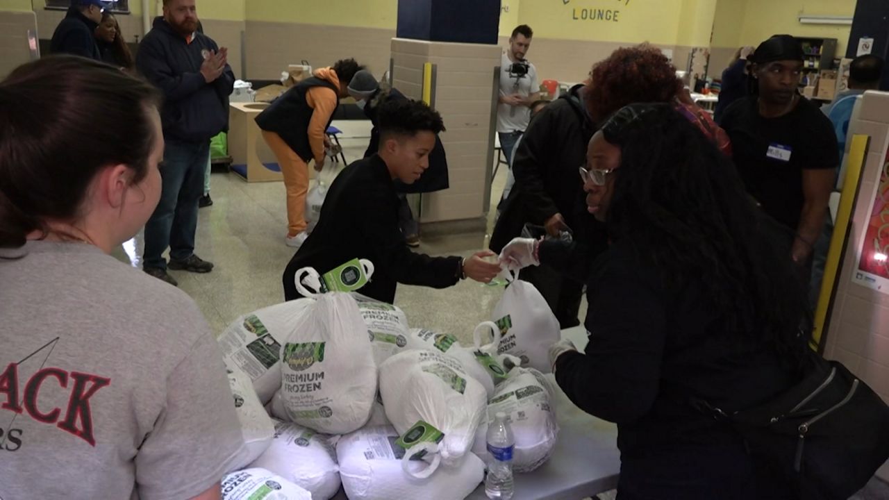 Hundreds line up for free turkey giveaway in Brooklyn