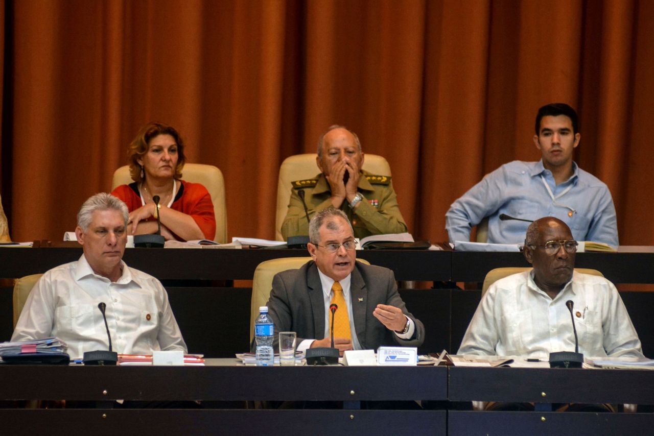 Cuba approves new leader's with old faces in place