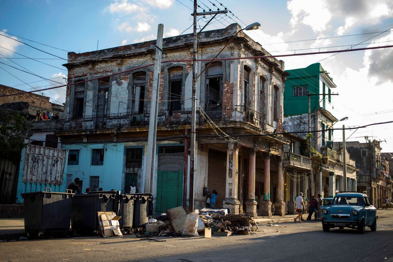 Havana fights trash problem ahead of 500th anniversary