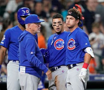 Cubs' Albert Almora Jr. inconsolable after foul ball injures