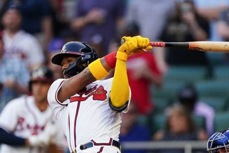 Ozzie Albies' solo home run, 04/13/2021