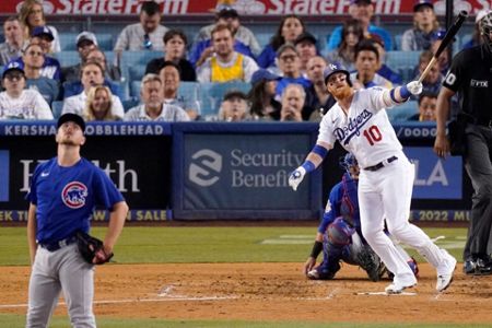 Saweetie Throws Out First Pitch At L.A. Dodgers Gme