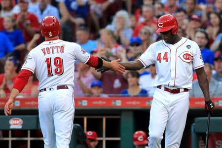 Reds rookie Aristides Aquino GOES OFF for 3 home runs 