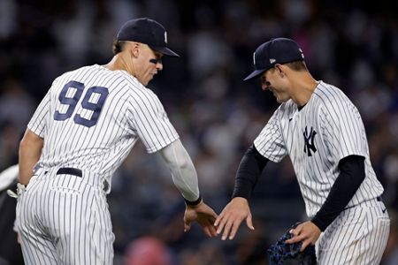 Judge hits 2 of Yanks' 6 HRs in rout of Cubs, 10th win in 11