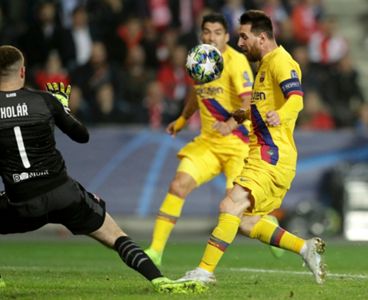 Champions League: Lionel Messi makes history as Barcelona beat Slavia Prague