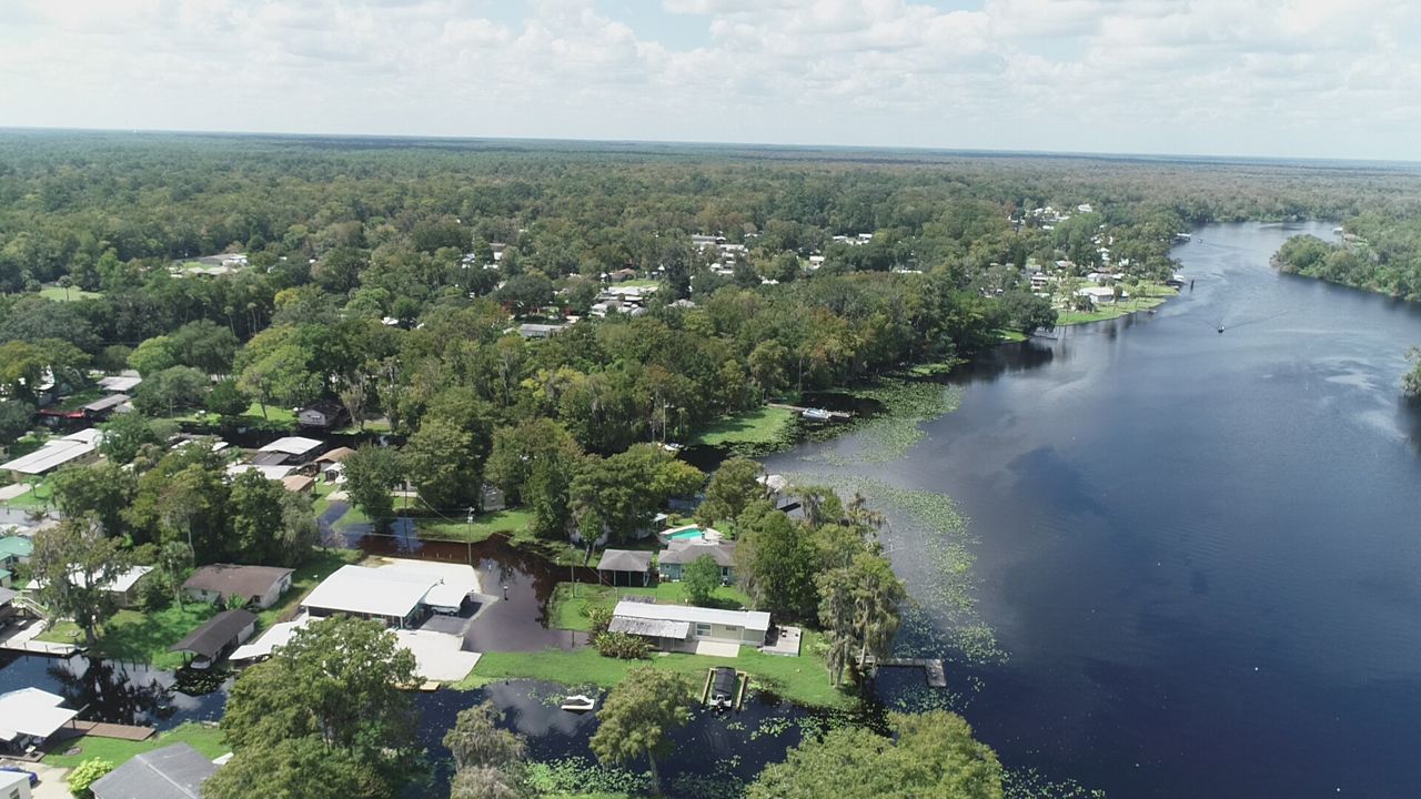 Several homes in the Astor community are located along the St. Johns River, making it a vulnerable spot for flooding. (Spectrum News/Massiel Leyva)