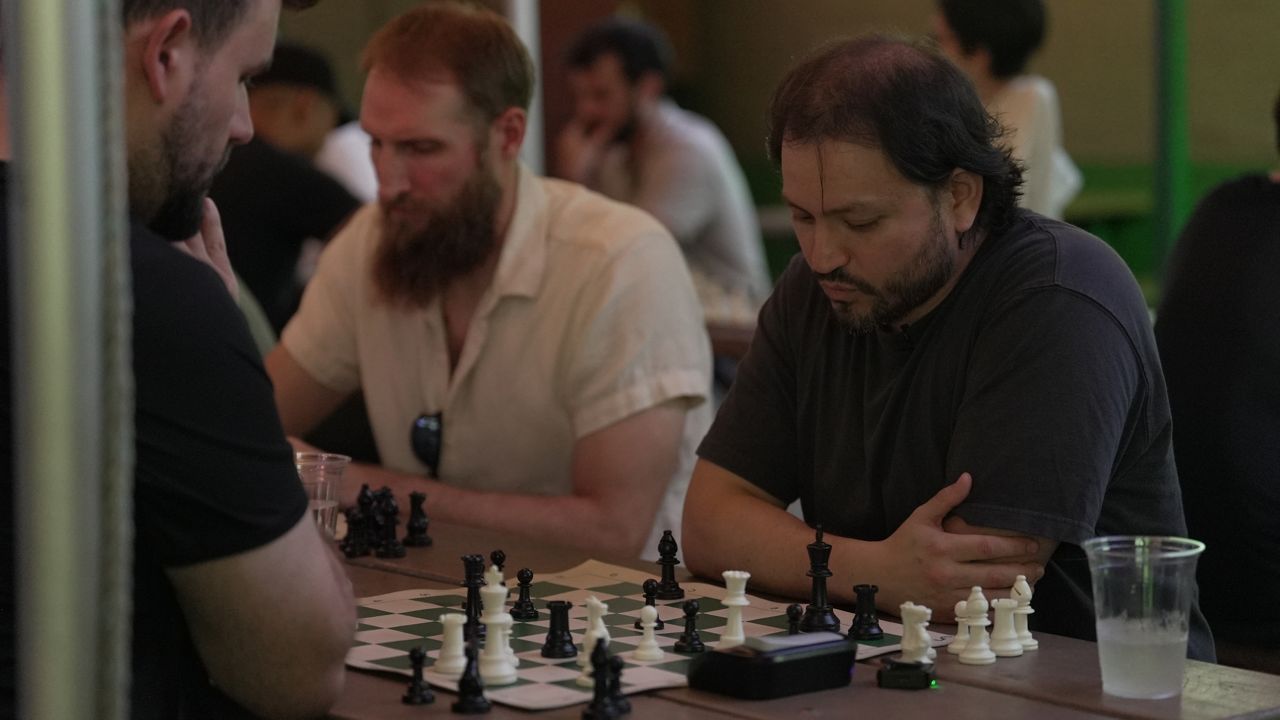 Nico Silva: Chess and cheer