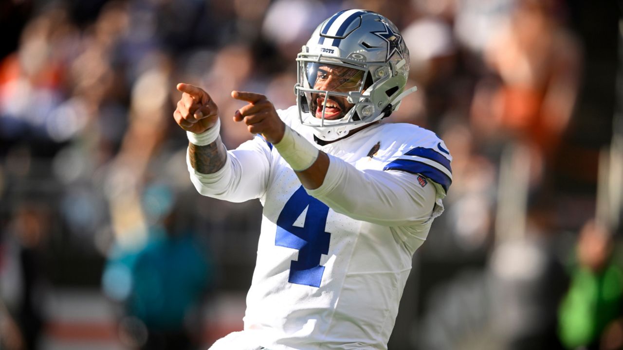 Dak Prescott leads Cowboys to 33-17 romp over Browns