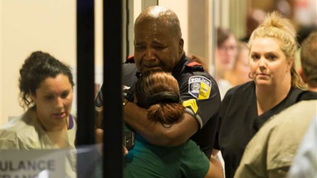 5 Police Officers Dead, 7 Hurt in Dallas Sniper Attack