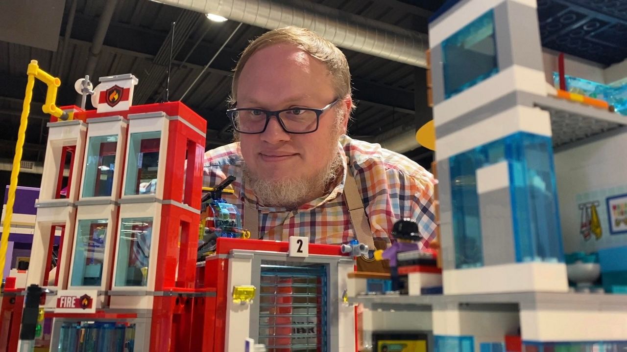 New LEGO cafe open in Northern Kentucky