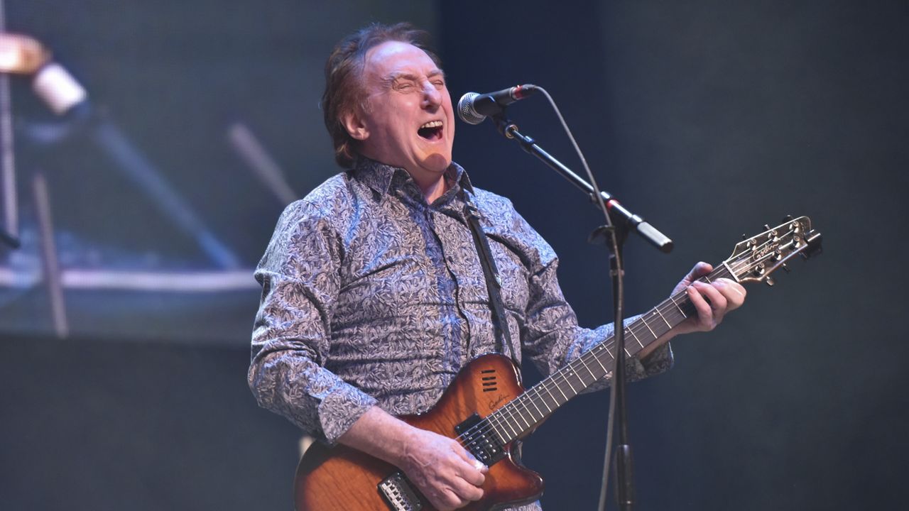 Wings guitarist Denny Laine dies aged 79 after battle with lung disease -  LBC