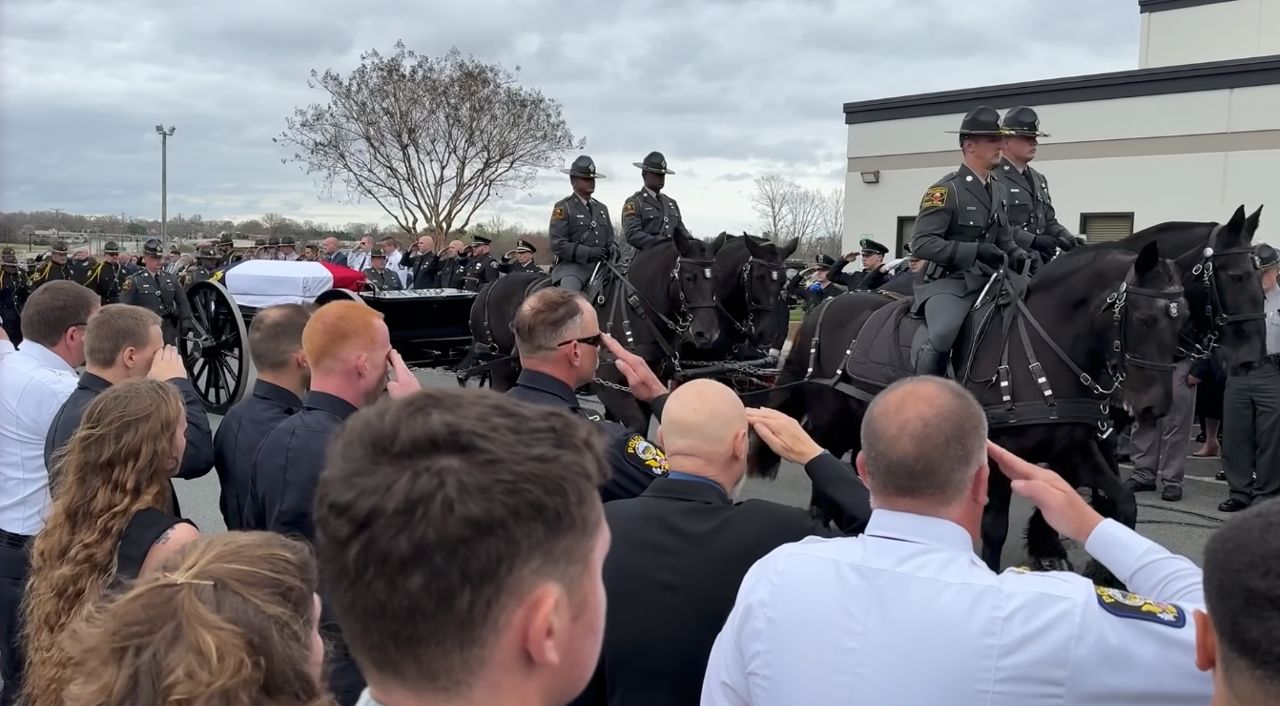 Community honors and remembers North Carolina deputy after fatal crash earlier this month