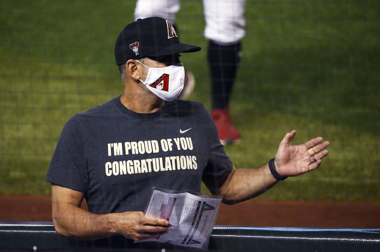 Posey out for 2020 as MLB teams deal with churning rosters